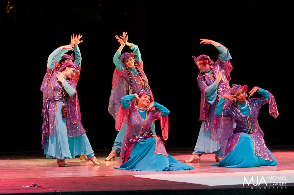 6 Persian dancers
